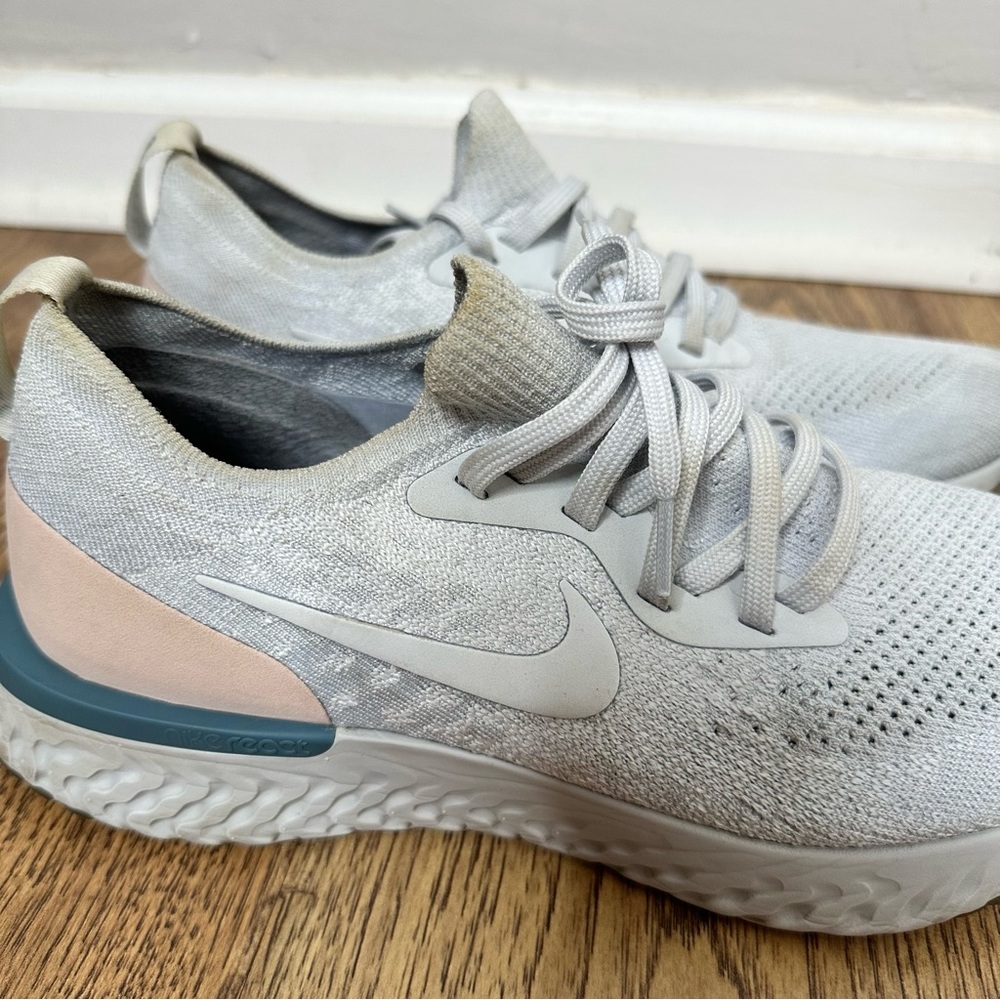 Nike Epic React Flyknit 2 Size 10.5 - image 4